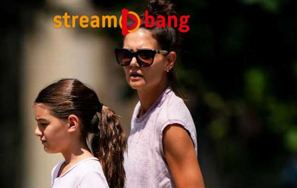 Suri Cruise wyrasta na ikonę mody. Zobacz, jak dziś wygląda