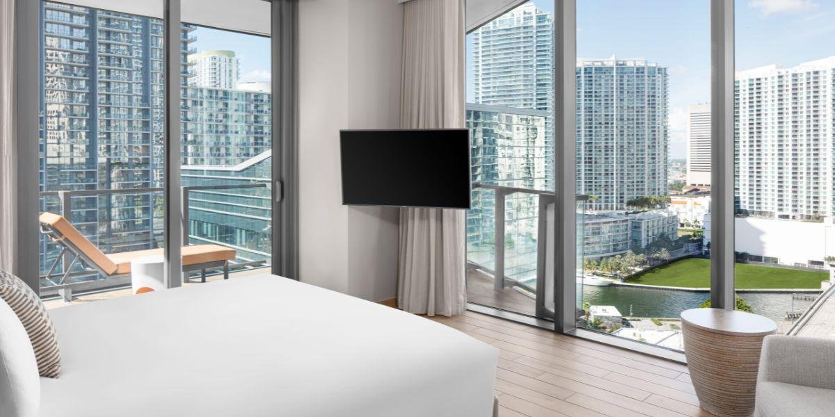 Are Corner Hotel Rooms Better? Everything You Need to Know