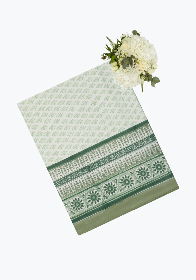 Upgrade Your Dining Experience with Premium Table Linens 