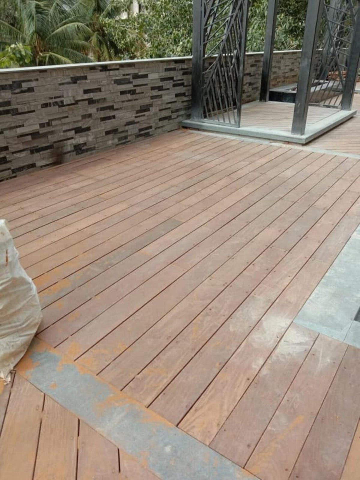 A Comprehensive Guide to WPC Planks: The Future of Flooring and Wall Cladding | by vinyl flooringdubai | Feb, 2025 | Medium