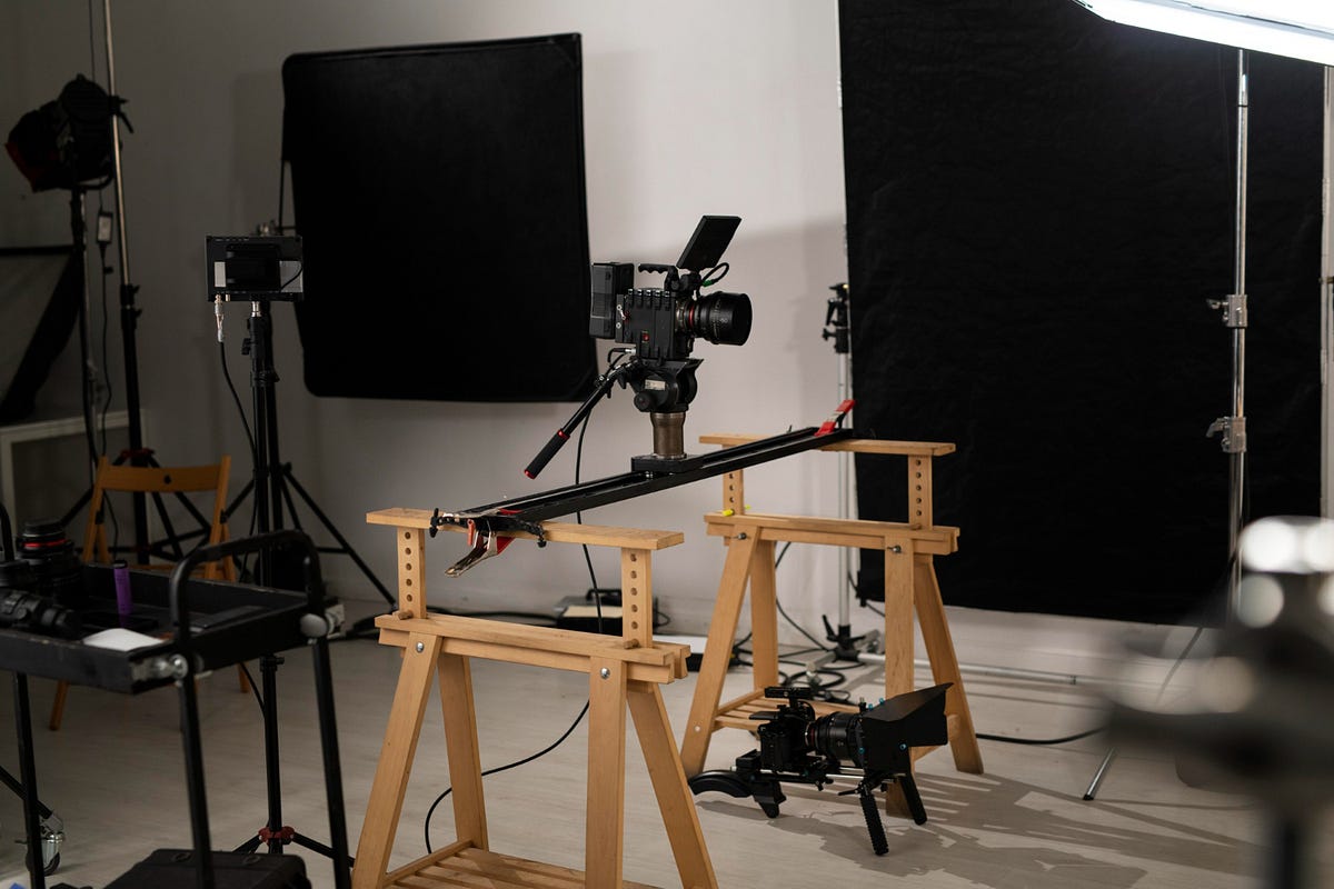 Chroma Key Essentials: Equipment, Setup & Lighting Explained | by STUDIO TO SHOOT | Jun, 2025 | Medium