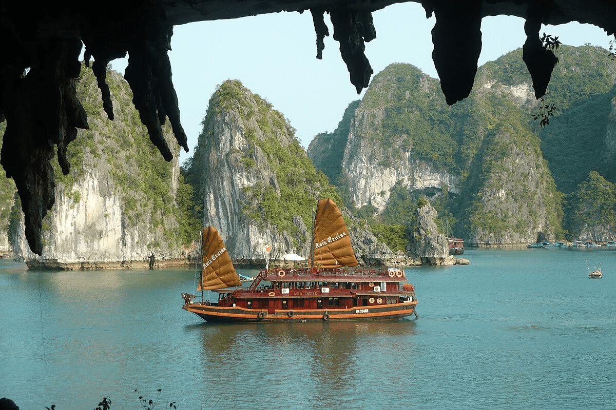 Hiking in Vietnam: The 12 Ultimate Guide to the Best Trails | OneVasco Blog