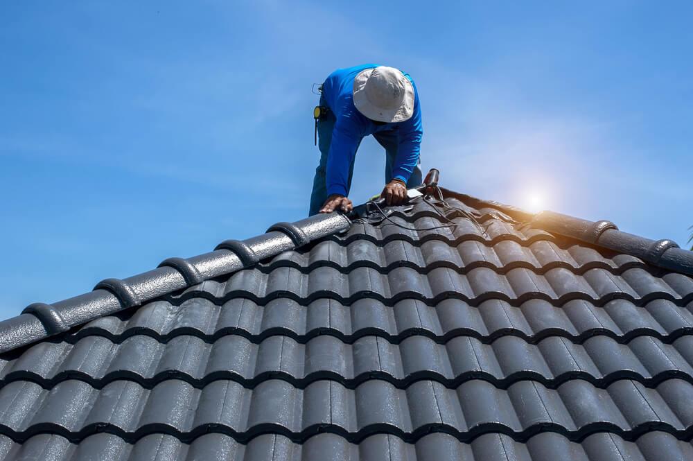 Simple Ways to Extend the Life of Your Home‘s Roof -