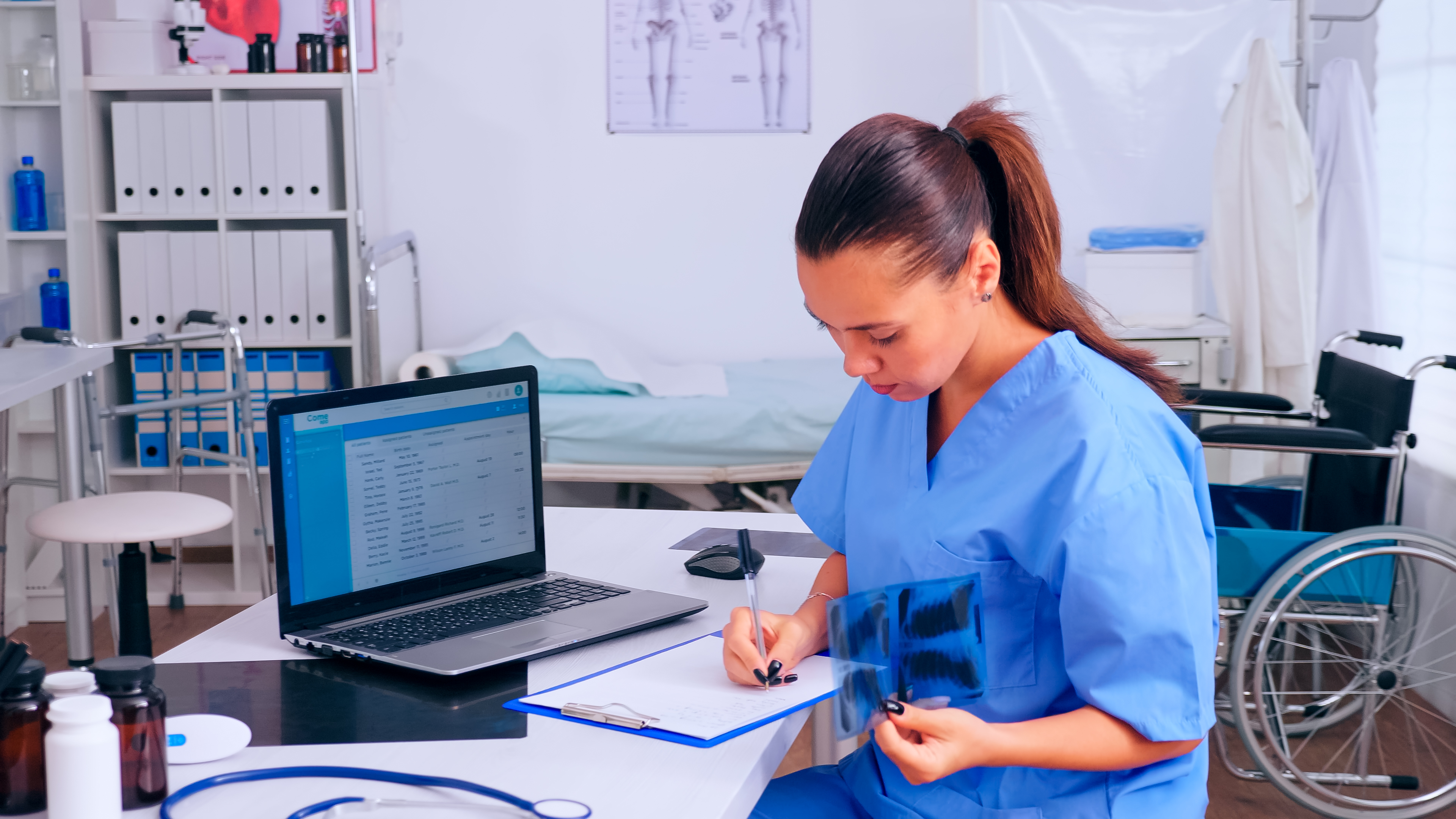 How Digital Patient Intake Software Improves Clinic Efficiency – DocResponse